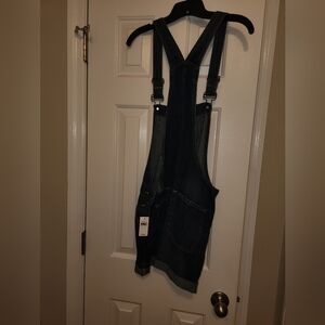 NWT Gap demin short overalls size L